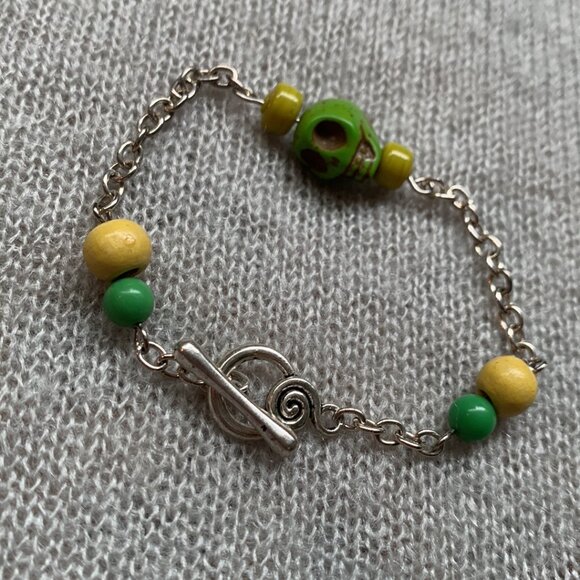 💚 Handmade Green Skull Bracelet & Earrings Set - Picture 6 of 9